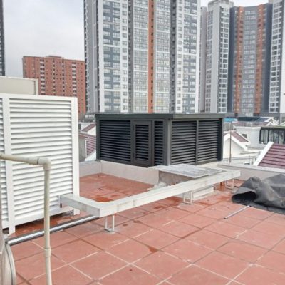 Cửa chớp nhôm Xingfa màu đen