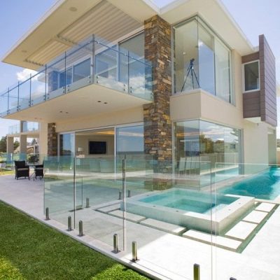 Lan can kính cường lực an toàn, bền đẹp