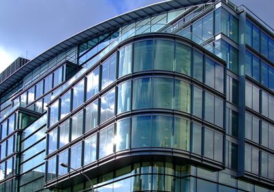 Thi công kính mặt dựng công trình uốn cong cao cấp tại Hà Nội